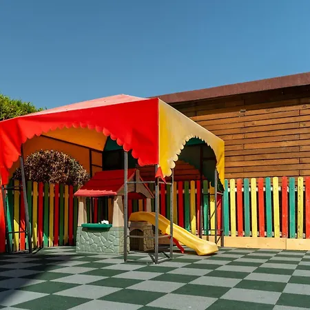 Mpm Astoria 4* Napospart