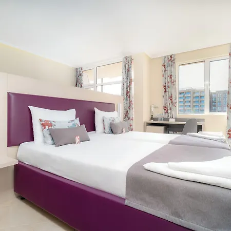 Mpm Astoria 4* Napospart