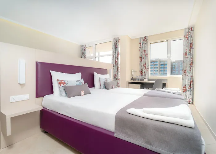 Mpm Astoria 4* סאני ביץ'